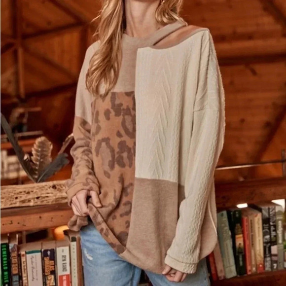 Hailey & Co mixed media sweater medium - Picture 2 of 9